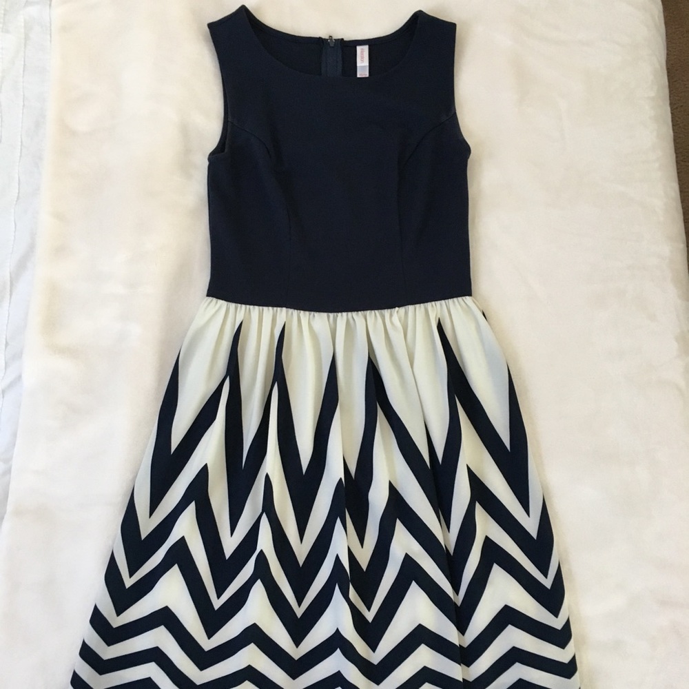 Navy & cream colored dress